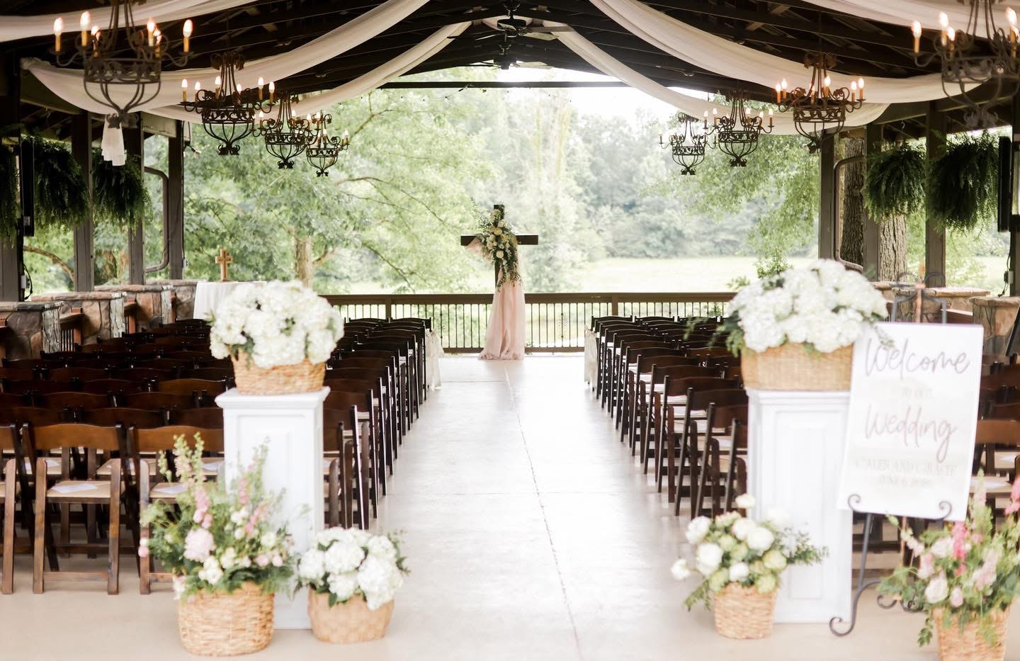 Covered pavilion and grounds at 1513 at Stone Creek